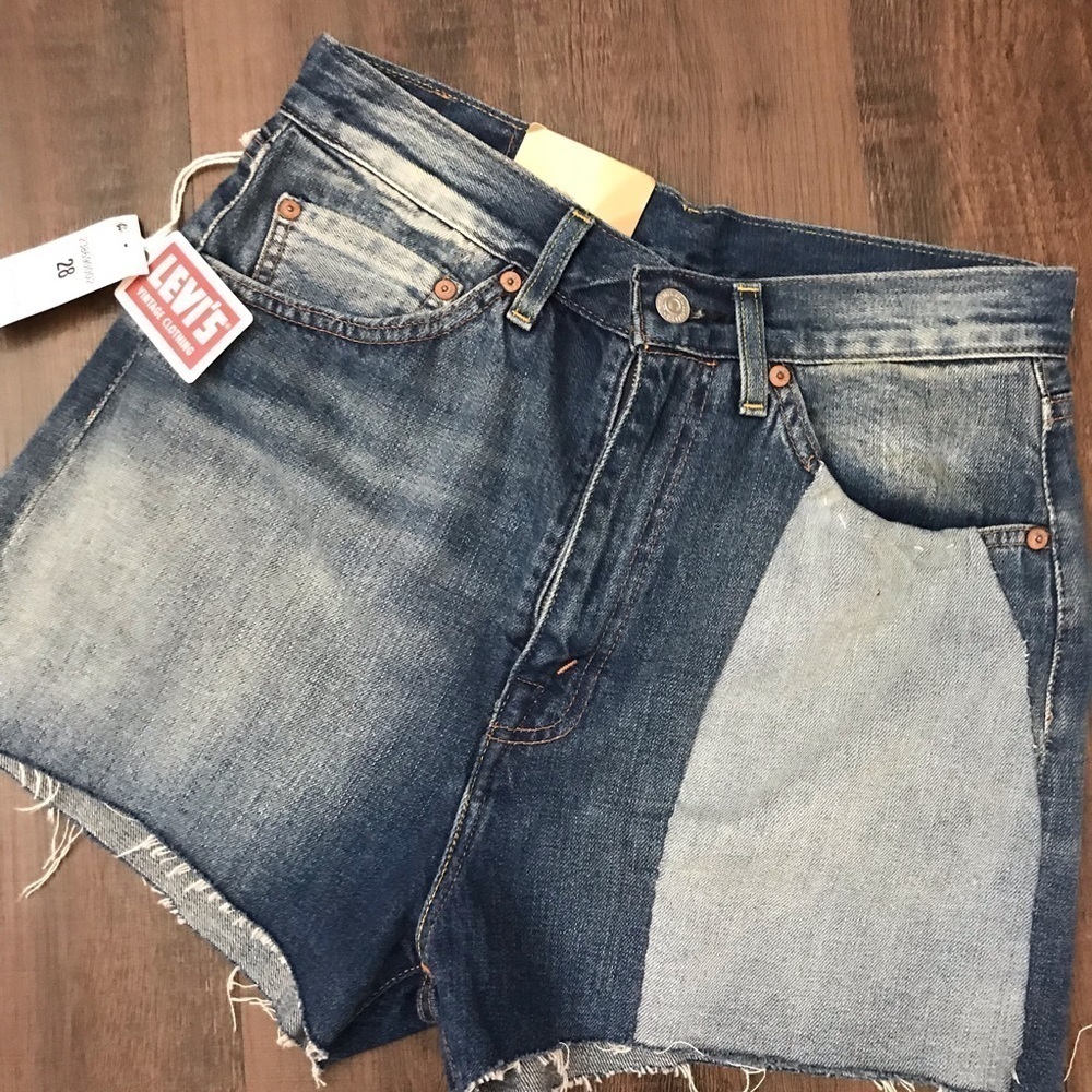 Levi’s 701 Vintage Chelsea Girl Cut Off Shorts 28
